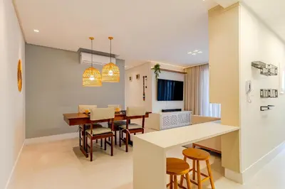A cozinha ou kitchenette de Apartamento alto padrão com piscina em Bombinhas