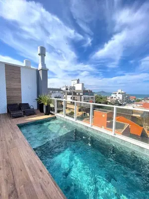 A piscina em ou perto de Linda Cobertura Duplex 3 suítes 150 metros do mar
