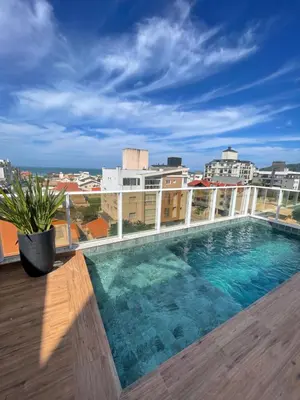A piscina em ou perto de Linda Cobertura Duplex 3 suítes 150 metros do mar