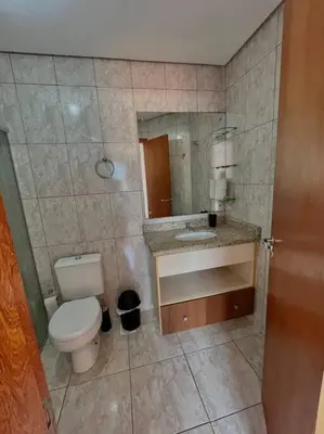 Uma casa de banho em Apê de frente para o mar, a 1 min da praia!
