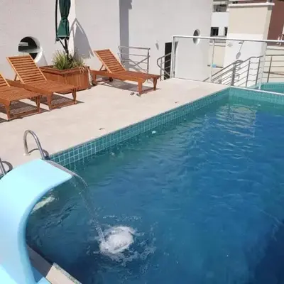 Apartamento com Piscina