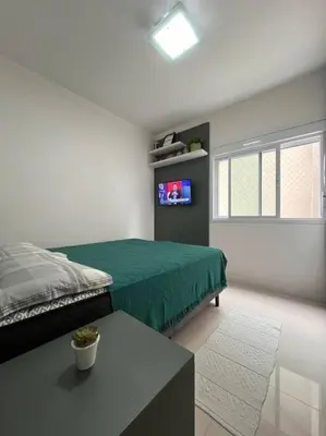 Uma cama ou camas num quarto em Apartamento a 200m do mar!