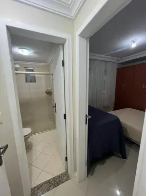 Uma casa de banho em Apartamento Meia Praia - Quadra Mar 3 suítes