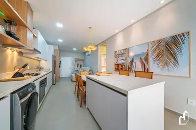 A cozinha ou kitchenette de Apartamento com 02 suítes | 30m da praia