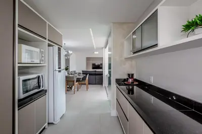 A cozinha ou kitchenette de 200 metros do mar, Apartamento 3 suítes para Famílias, Itapema Meia Praia