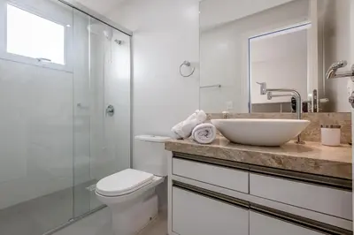 Uma casa de banho em 200 metros do mar, Apartamento 3 suítes para Famílias, Itapema Meia Praia