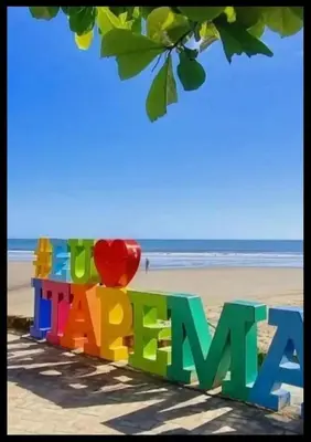 Uma praia em ou perto do apartamento