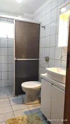 Uma casa de banho em Apartamento confortável em Meia Praia
