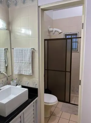 Uma casa de banho em Casa na Praia de Palmas com 3 Dormitórios Gov Celso Ramos SC