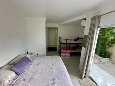 A planta de Casa luxuosa con piscina no centro de Bombinhas
