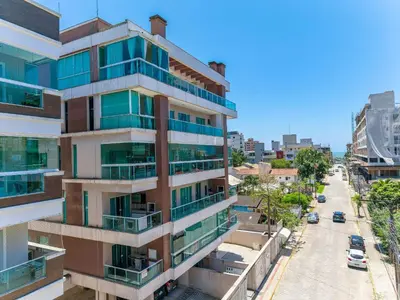 A planta de Cobertura duplex 3 suítes em Bombas