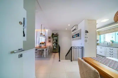 A planta de Cobertura duplex 3 suítes em Bombas