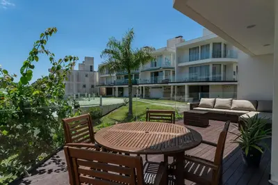 Uma varanda ou terraço em 4 Suítes Frente Mar Praia da Lagoinha