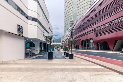O edifício onde o apartamento está situado