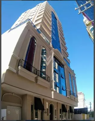 O edifício onde o apartamento está situado