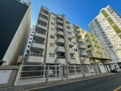 O edifício onde o apartamento está situado