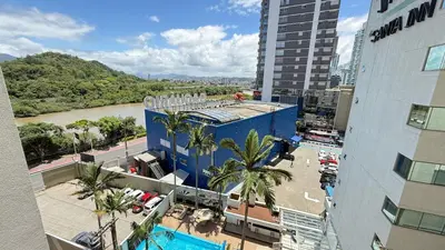 Uma vista geral da montanha ou uma vista da montanha a partir do apartamento