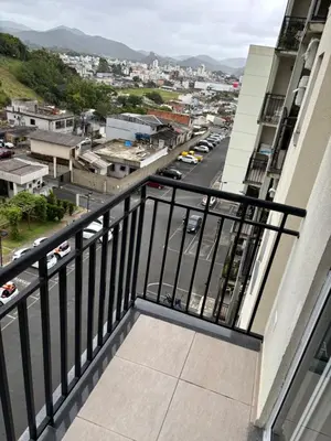 Uma vista geral da montanha ou uma vista da montanha a partir do apartamento