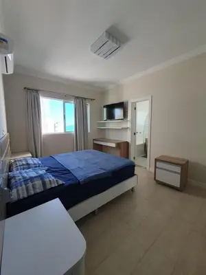 A planta de Amplo Apartamento em Meia Praia