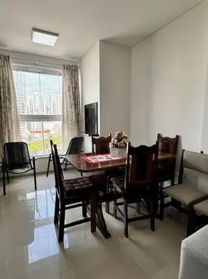 Uma televisão e/ou sistema de entretenimento em Residencial Mirante do Mar