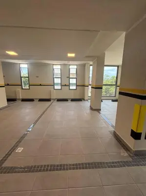 A planta de Apto com piscina aquecida perto do mar