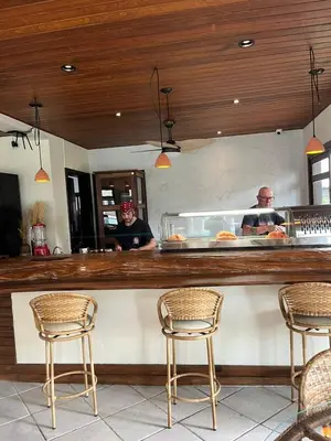 A área de bar ou lounge em Pousada Sunny Coast