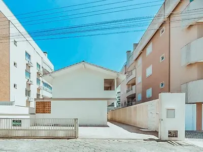 O edifício onde a casa de férias está situado