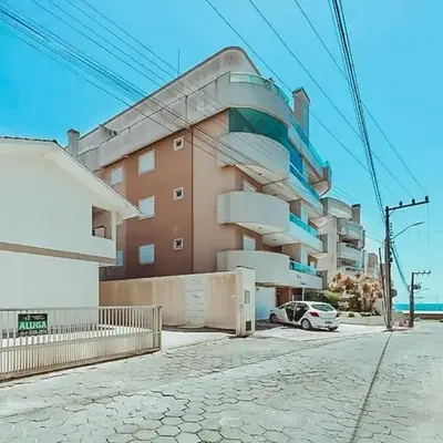 Sobrado a 100 metros do mar