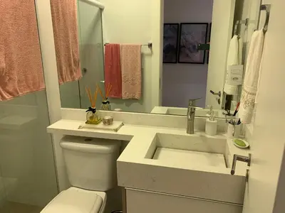 Uma casa de banho em Apto-Itapema