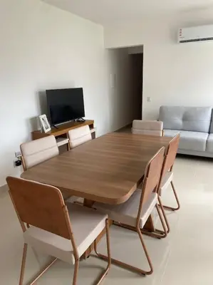 Uma televisão e/ou sistema de entretenimento em Apto 500m praia de Palmas