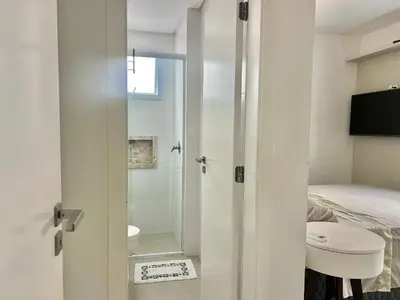 Uma casa de banho em Conforto! Apto com piscina no condomínio! PJ03I