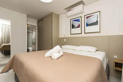 A planta de Porto Madero 105 – Apartamento Moderno em Condomínio com Piscina e Academia no Rooftop no Centro de Bombinhas.