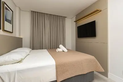 A planta de Porto Madero 105 – Apartamento Moderno em Condomínio com Piscina e Academia no Rooftop no Centro de Bombinhas.