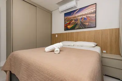 A planta de Porto Madero 105 – Apartamento Moderno em Condomínio com Piscina e Academia no Rooftop no Centro de Bombinhas.