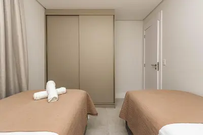 A planta de Porto Madero 105 – Apartamento Moderno em Condomínio com Piscina e Academia no Rooftop no Centro de Bombinhas.