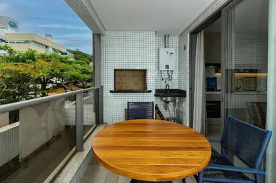 A planta de Porto Madero 105 – Apartamento Moderno em Condomínio com Piscina e Academia no Rooftop no Centro de Bombinhas.