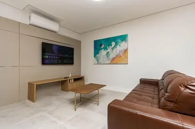 A planta de Porto Madero 105 – Apartamento Moderno em Condomínio com Piscina e Academia no Rooftop no Centro de Bombinhas.