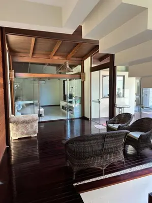 Uma área de estar em Casa refúgio praia do Estaleiro