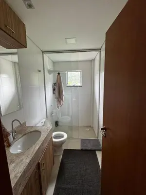 Uma casa de banho em Casa com 3 quartos e piscina no Mariscal