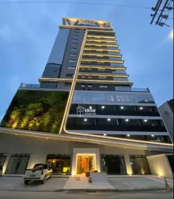 O edifício onde o apartamento está situado