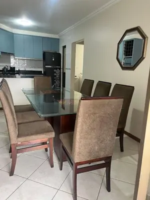 A cozinha ou kitchenette de Apartamento lindo e confortável a 80 mt da praia de Bombas