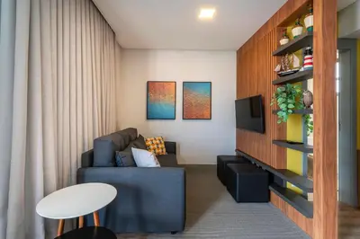 Uma área de estar em Aion 306 - Duplex compacto com 2 quartos - 50 metros do mar!