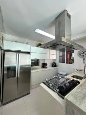 A planta de APARTAMENTO 3 SUITES MEIA PRAIA - ITAPEMA - 90 Metros DO MAR