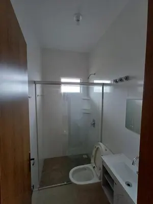 Uma casa de banho em AP 03 Praia Mariscal 800mts mar