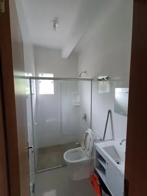 Uma casa de banho em AP 03 Praia Mariscal 800mts mar