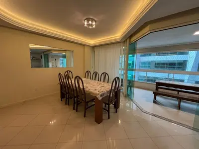 A planta de Apartamento 3 Suítes Vila do Mar Meia Praia
