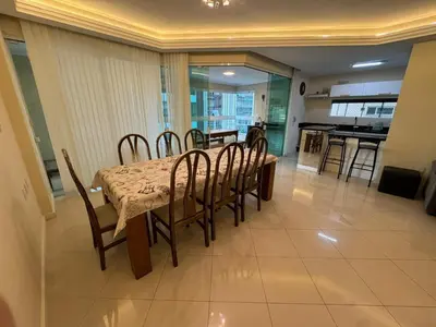 A planta de Apartamento 3 Suítes Vila do Mar Meia Praia
