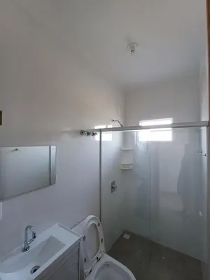 Uma casa de banho em AP Praia Mariscal 800mt mar 07
