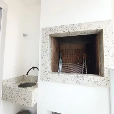 A planta de Charmoso apartamento 2 quartos 2 cuadras do mar Itapema