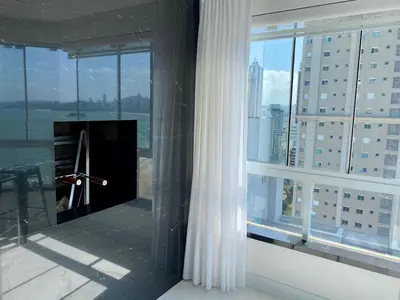 Uma varanda ou terraço em Apto Alto Padrão, vista panorâmica para toda a orla e mar, 2Q, 1 vaga